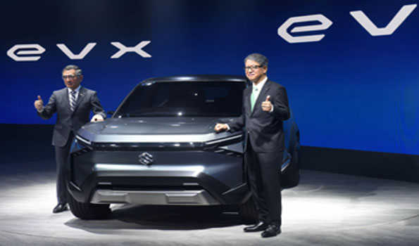 मारूति की ईवीएक्स एसयूवी के अनावरण  के साथ कारों का शो शुरू