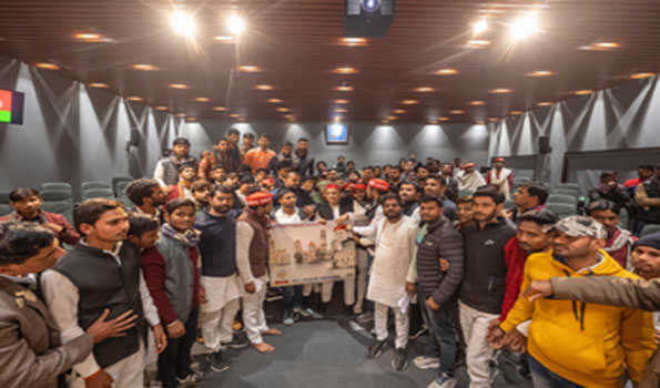 इलाहबाद विवि समाजवादी छात्र इकाई ने फीस वृद्धि के खिलाफ अखिलेश को ज्ञापन सौंपा