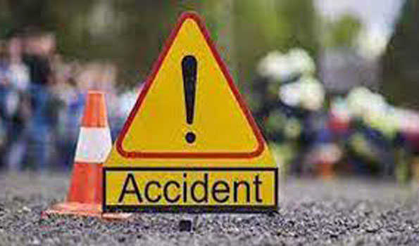 मुंबई-गोवा राजमार्ग पर ट्रक-कार की टक्कर में नौ लोगों की मौत