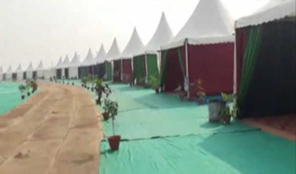 प्रयागराज में पहली बार संगम की रेती पर बनी टेंट सिटी