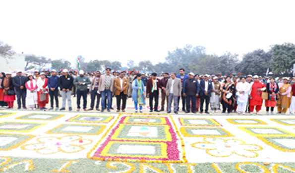 शामली:मतदाता दिवस पर बनायी 200 फुट लंबी रंगोली