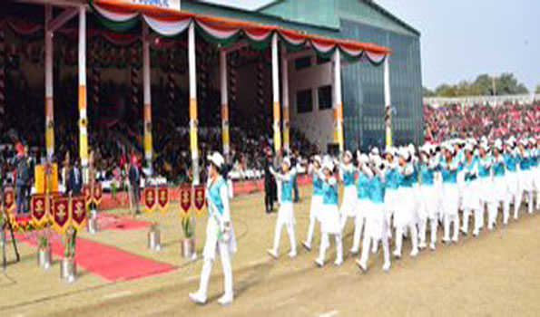 सिन्हा ने गणतंत्र दिवस पर तिरंगा फहराया