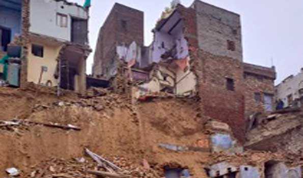 3 arrested in connection with houses collapse