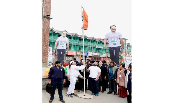 Rahul Gandhi unfurls tricolor at historic Lal Chowk