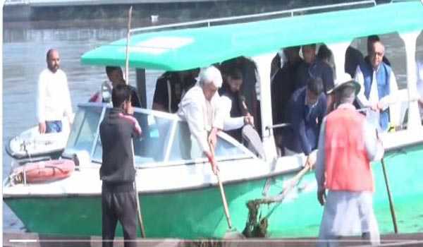 सिन्हा ने स्कूली छात्रों को ‘स्वच्छाग्रही’ बनने के लिए किया प्रोत्साहित
