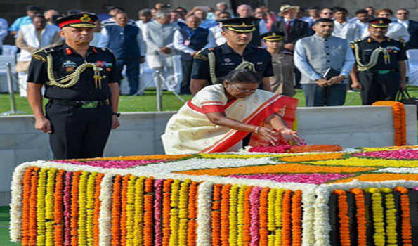 मुर्मु ने महात्मा गांधी को किया नमन, श्रद्धांजलि दी