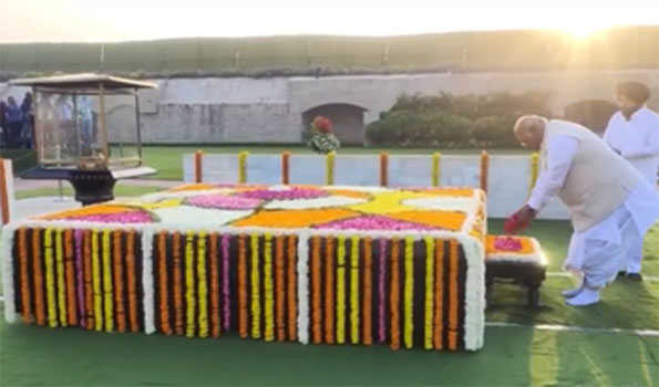 खड़गे-राहुल ने गांधी और शास्त्री को जयंती पर किया नमन