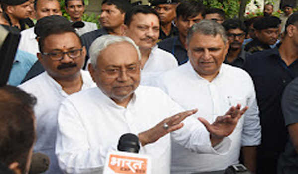 जातीय सर्वेक्षण रिपोर्ट पर नौ दलों की बैठक मंगलवार को : नीतीश