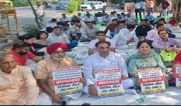निगम विद्यालयों की अनदेखी, लाखों विद्यार्थियों के भविष्य से खिलवाड़: सिंह