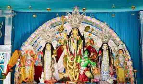 कोलकाता में यंग ब्वॉयज क्लब ने नए  थीम के साथ बनाया दुर्गापूजा पंडाल