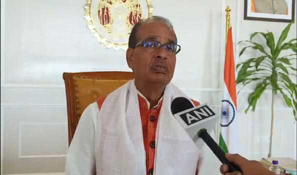 आदिवासियों को दी जाने वाली सुविधाएं कांग्रेस ने क्यों बंद कीं : शिवराज
