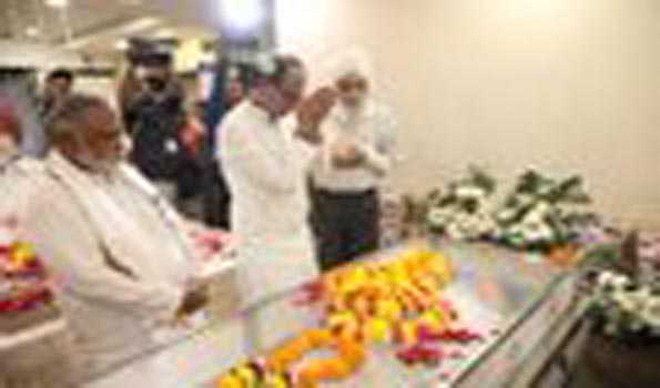 शिवराज ने दी सरताज सिंह को श्रद्धांजलि