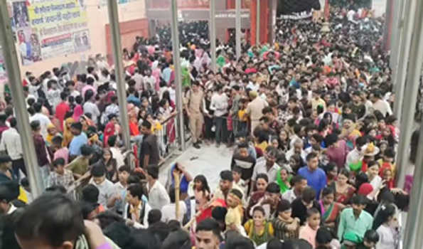 फिरोजाबाद: नवदुर्गा की शुरुआत, मंदिरों में उमड़ी भक्तों की भारी भीड़