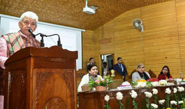सिन्हा ने नवनियुक्त कुलपतियों के गोलमेज सम्मेलन को किया संबोधित