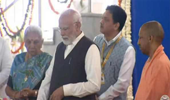 मोदी ने देश की पहली रैपिडएक्स रेल सेवा का किया शुभारंभ