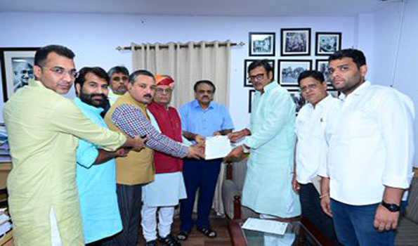 भाजपा नेताओं का प्रियंका गांधी के खिलाफ आचार संहिता उल्लंघन का परिवाद