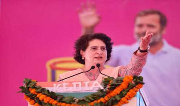 मोदी सरकार की सभी बातें खोखली-प्रियंका