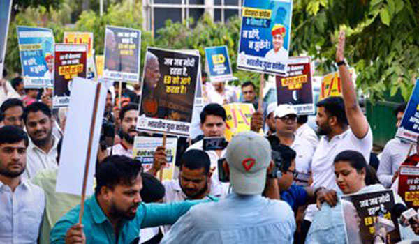 राजस्थान में ईडी की छापामारी के विरुद्ध युवा कांग्रेस का प्रदर्शन