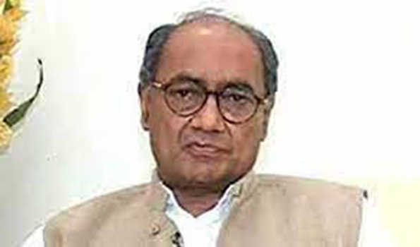 लोकतंत्र बचाना है तो ये सरकार हटानी ही होगी: दिग्विजय
