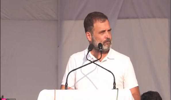 राहुल का मोदी सरकार पर स्कूल कालेज और अस्पतालों को पूंजीपतियों को सौंपने का आरोप