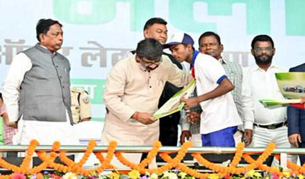 झारखंड राज्य में चारों ओर से रोजगार के दरवाजे खुल चुके हैं : हेमन्त सोरेन