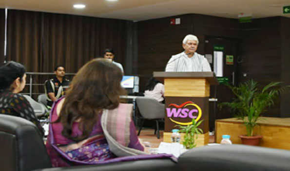 सिन्हा ने भुवनेश्वर में विश्व कौशल केंद्र का दौरा किया