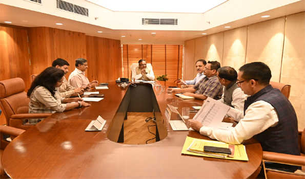 निर्माण श्रमिकों के बेहतर जीवनयापन के लिए सरकार प्रतिबद्ध : आनंद