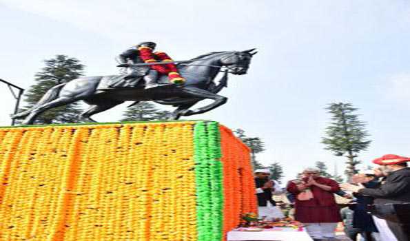 मनोज सिन्हा ने शिवाजी महाराज की प्रतिमा का किया अनावरण