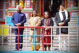 द्रौपदी मुर्मु ने किए भगवान बद्री विशाल के दर्शन