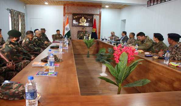 डीजीपी स्वैन ने शोपियां, पुलवामा में की सुरक्षा हालात की समीक्षा