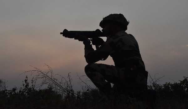 पाकिस्तानी सेना ने  रामगढ़ क्षेत्र में की गोलीबारी, बीएसएफ ने दिया माकूल जवाब