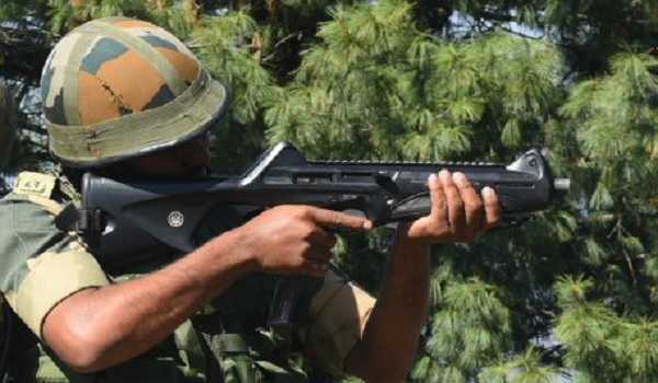 सुरक्षा बलों ने शोपियां में मुठभेड़ के दौरान एक आतंकवादी को मार गिराया