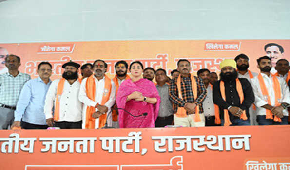 विद्याधरनगर से निर्दलीय प्रत्याशी विष्णु प्रताप ने दिया कुमारी के समर्थन में नामांकन लिया वापस