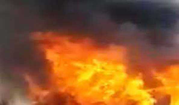 मथुरा में पटाखे की दुकानो में आग,12 से अधिक घायल