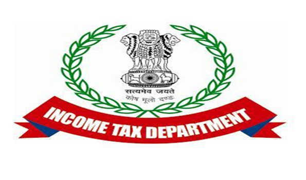 हैदराबाद में आयकर अधिकारियों ने फार्मा कंपनी पर छापा मारा