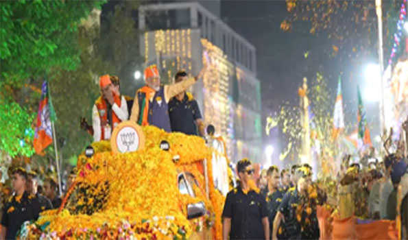 भगवामय हुआ देश का सबसे स्वच्छ शहर, प्रधानमंत्री की एक झलक पाने उमड़ा पूरा इंदौर