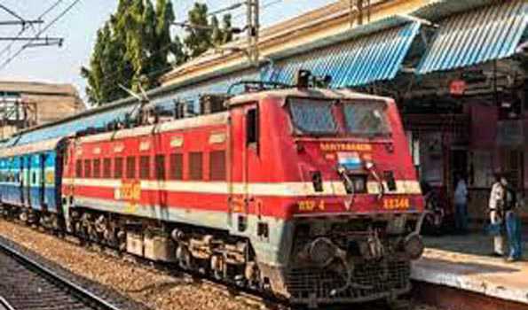 1000 करोड़ यात्रियों के परिवहन की क्षमता विकसित कर रही है भारतीय रेलवे