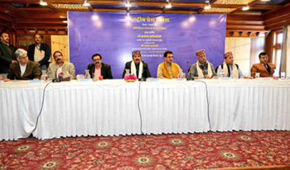 लोकतांत्रिक मूल्यों को मजबूत करने में अहम भूमिका निभा रहा प्रेसः अग्निहोत्री