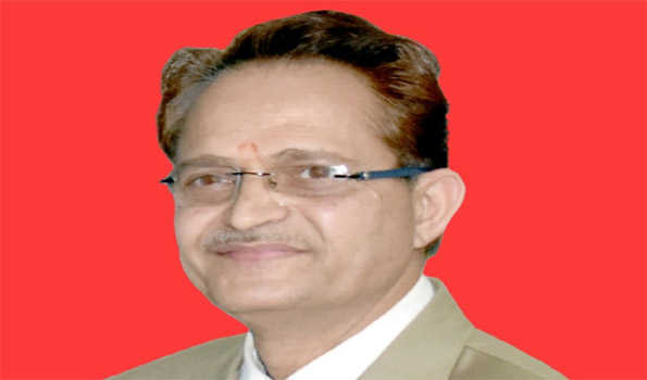 विधानसभा प्रमुख सचिव ने सपरिवार मतदान किया