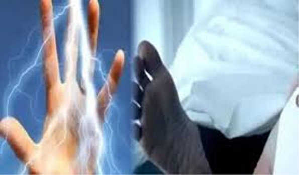 मतदान केंद्र में करंट लगने से युवक की मौत