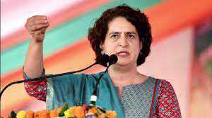 यात्रियों के सम्मान को कुचल रहा है रेलवे : प्रियंका