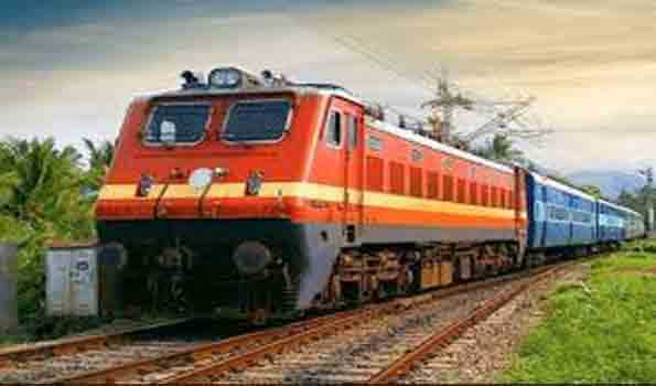 क्रिकेट मैच देखने आने वालों के लिए  मुंबई-अहमदाबाद के बीच चलेगी विशेष ट्रेनें
