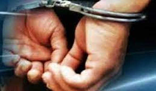छात्रा से छेड़खानी का आरोपी शिक्षक गिरफ्तार