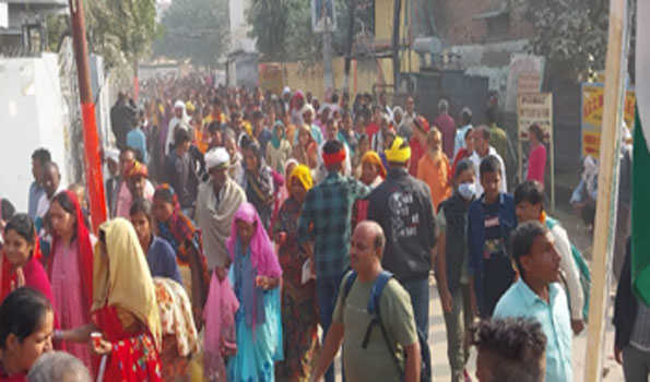अक्षय नवमी को लाखों श्रद्धालुओं ने की 14 कोसी परिक्रमा