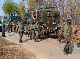 कश्मीर में मुठभेड़ जारी, दो आतंकवादी ढेर