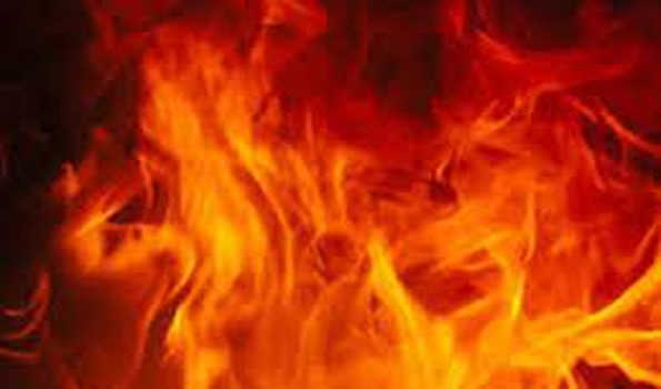 तेल कंपनी में भीषण आग से लाखों का नुकसान