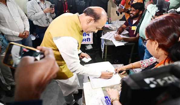 बिरला ने कोटा में किया मतदान