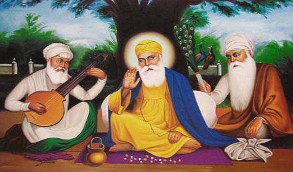 सिख श्रद्धालु गुरु नानक की जयंती मनाने पाकिस्तान पहुंचे