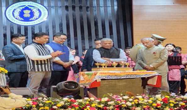 भारत की महिलाएं जीवन के सभी क्षेत्रों में नई ऊंचाइयों को छूएंगी : हरिवंश
