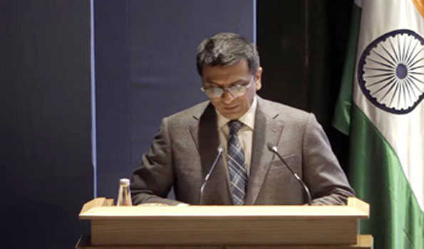शीर्ष अदालत जाने से न डरें: चंद्रचूड़